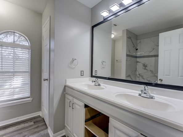 12415 Silversmine Drive, Houston TX 77014
