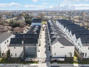 1013 Erin Street N, Houston TX 77009