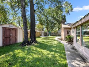 5 Kensington Court, Conroe TX 77304