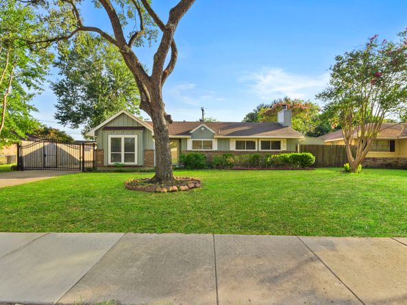 8807 Birdwood Road, Houston TX 77074