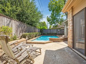 24 W Broad Oaks Drive, Houston TX 77056