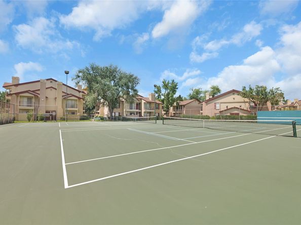 2120 El Paseo Street 3204, Houston TX 77054