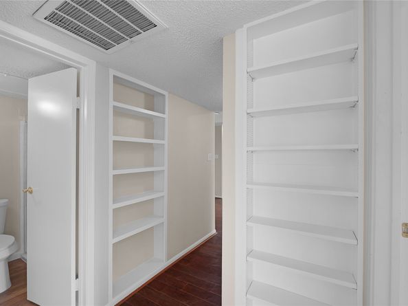 2120 El Paseo Street 3204, Houston TX 77054