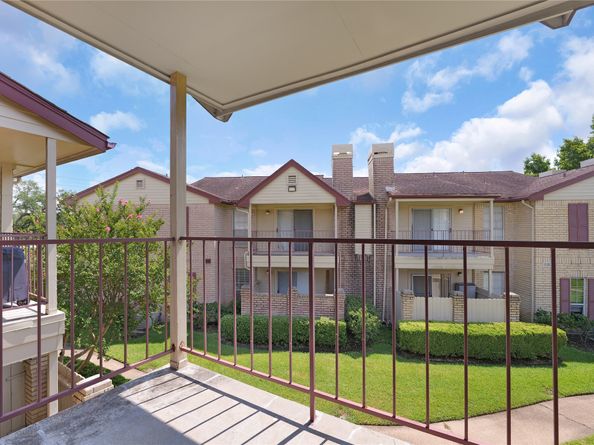 2120 El Paseo Street 3204, Houston TX 77054
