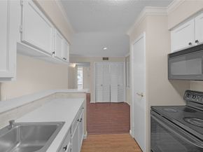 2120 El Paseo Street 3204, Houston TX 77054