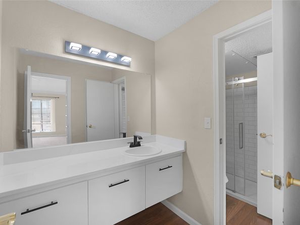 2120 El Paseo Street 3204, Houston TX 77054