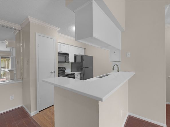 2120 El Paseo Street 3204, Houston TX 77054
