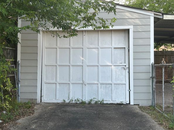 4201 Averill Street, Houston TX 77009