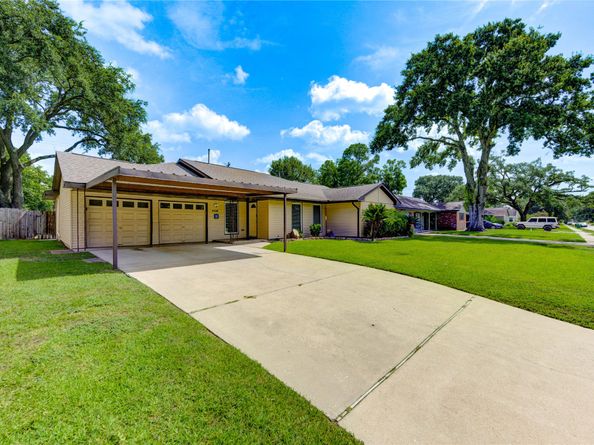 4738 Kingfisher Drive, Houston TX 77035