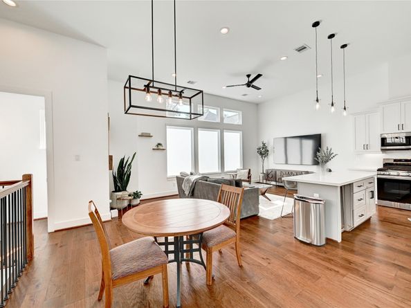 107 W Whitney Street E, Houston TX 77018