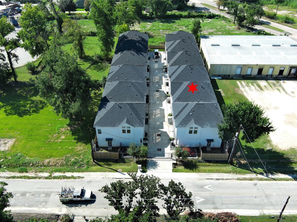 107 W Whitney Street E, Houston TX 77018