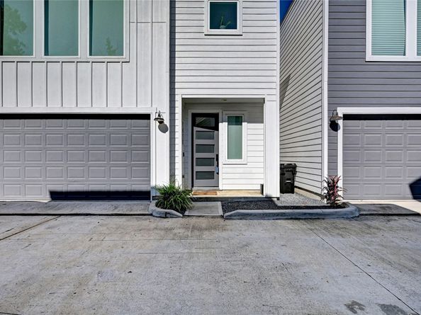107 W Whitney Street E, Houston TX 77018
