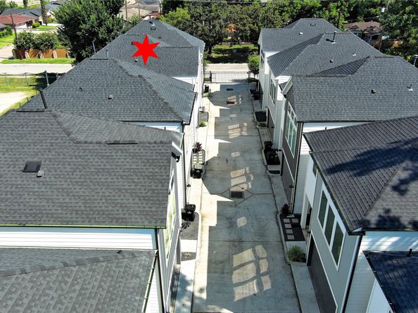107 W Whitney Street E, Houston TX 77018