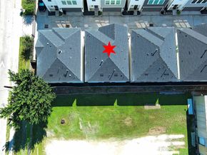 107 W Whitney Street E, Houston TX 77018