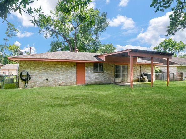 9331 Deanwood Street, Houston TX 77040