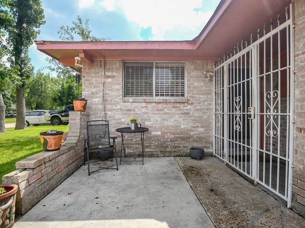 9331 Deanwood Street, Houston TX 77040