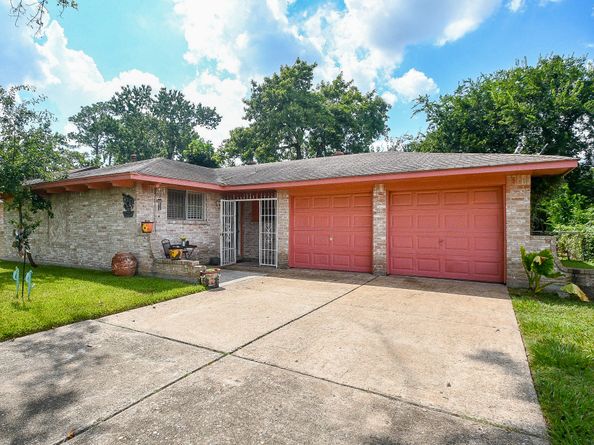 9331 Deanwood Street, Houston TX 77040