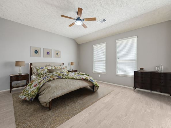 3324 Masters Point Drive, Houston TX 77091