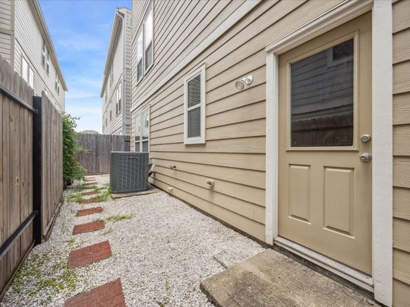 3324 Masters Point Drive, Houston TX 77091