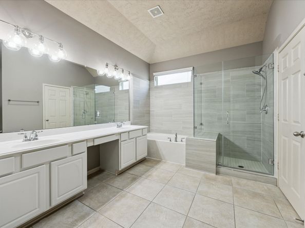 3324 Masters Point Drive, Houston TX 77091