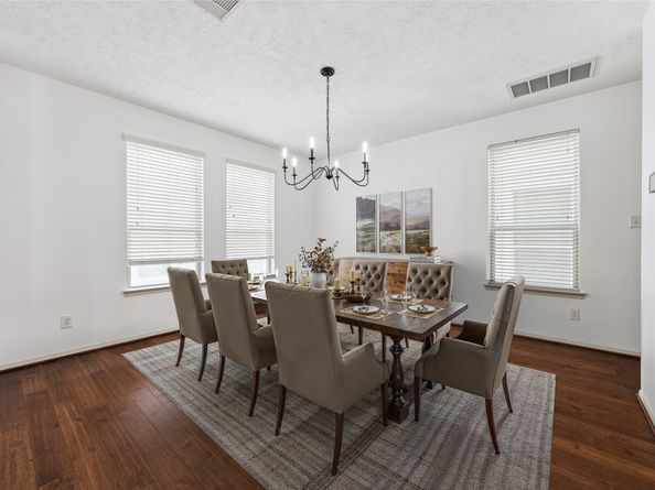 3324 Masters Point Drive, Houston TX 77091