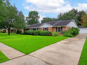 10719 Burgoyne Road, Houston TX 77042