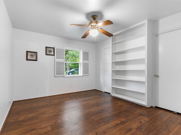 10719 Burgoyne Road, Houston TX 77042