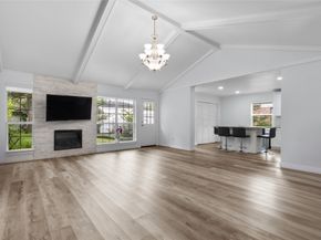 10719 Burgoyne Road, Houston TX 77042