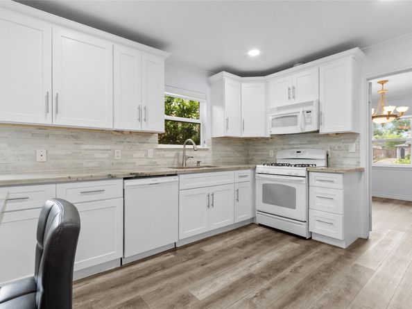 10719 Burgoyne Road, Houston TX 77042