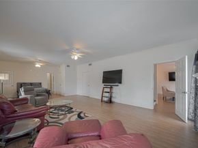 192 Wilcrest Dr Drive 192, Houston TX 77042