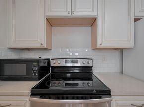 192 Wilcrest Dr Drive 192, Houston TX 77042