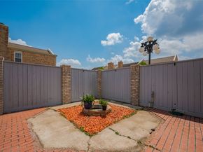 192 Wilcrest Dr Drive 192, Houston TX 77042