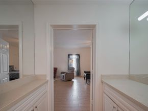 192 Wilcrest Dr Drive 192, Houston TX 77042