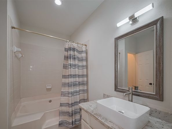 192 Wilcrest Dr Drive 192, Houston TX 77042