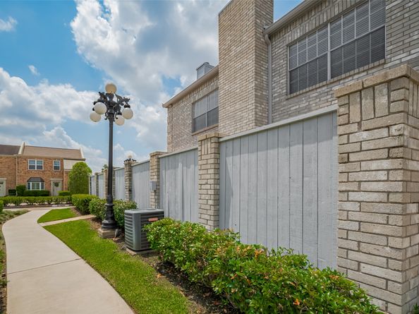 192 Wilcrest Dr Drive 192, Houston TX 77042