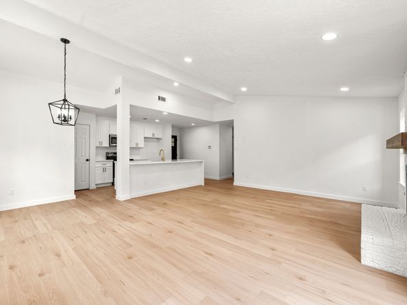 3110 Glade Springs Drive, Houston TX 77339