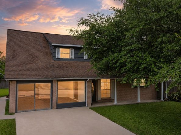 5515 Greylog Drive, Houston TX 77048