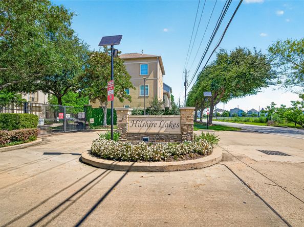 8810 Lakeshore Bend Drive, Houston TX 77080