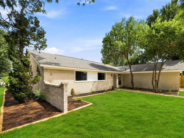 9223 Benning Drive, Houston TX 77031