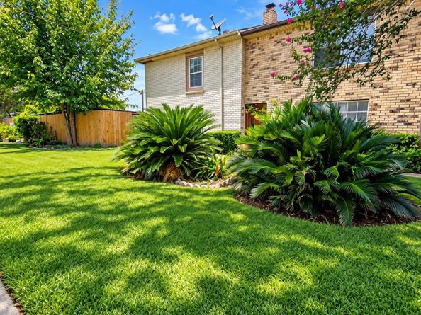 1403 Blalock Road 11, Houston TX 77055