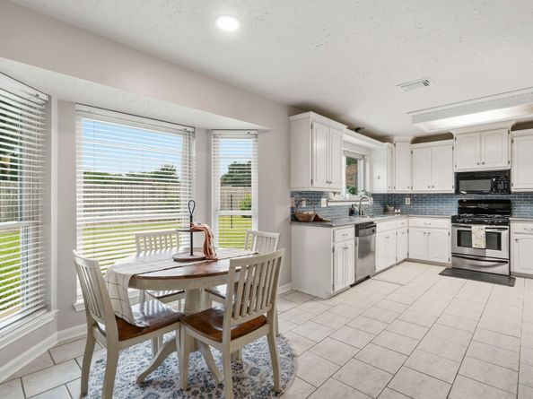 2135 Victoria Garden Drive, Richmond TX 77406