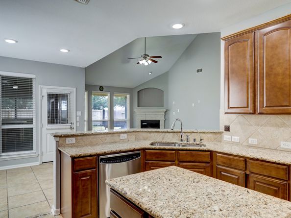 6631 Larocke Trail, Sugar Land TX 77479