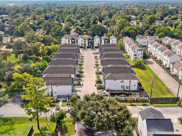 9015 Wellspring Drive, Houston TX 77080