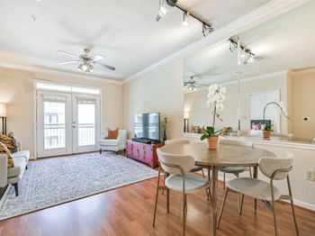 1711 Old Spanish Trail