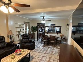 413 S 72 nd   ST, Houston TX 77011