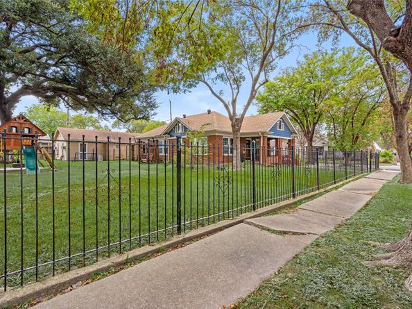 5302 Lindsay Street, Houston TX 77023
