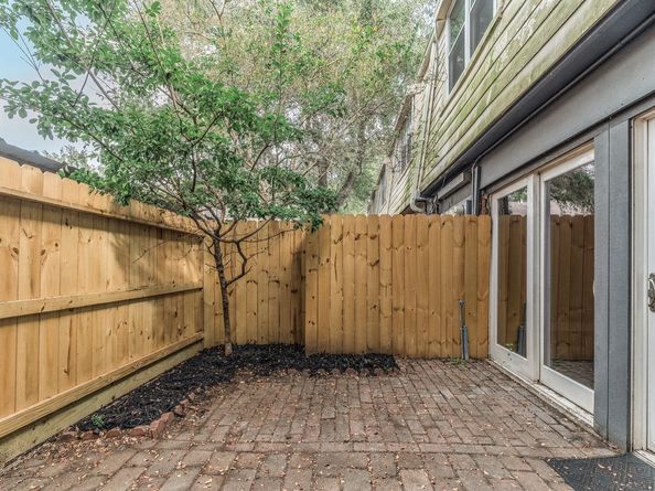 5239 Arboles Drive G, Houston TX 77035