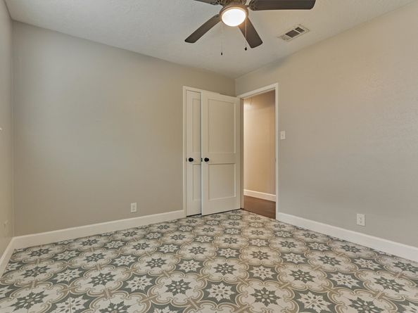 47 W Torch Pine Circle, The Woodlands TX 77381