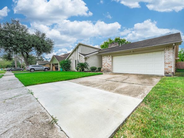 11204 Sagecountry Drive, Houston TX 77089