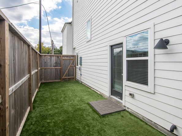 4919 Avenue J, Houston TX 77011